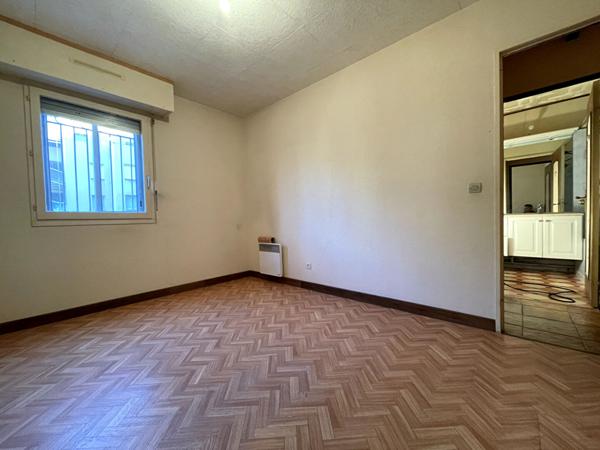 Carros - 3 pièces de plain-pied avec jardin : un lieu à réinventer