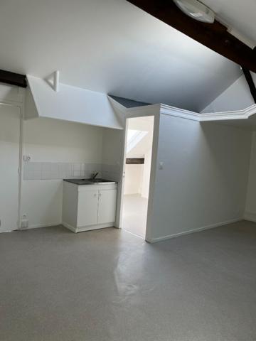 A LOUER APPARTEMENT PROCHE CENTRE VILLE DE ST QUENTIN 02100