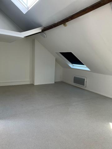 A LOUER APPARTEMENT PROCHE CENTRE VILLE DE ST QUENTIN 02100
