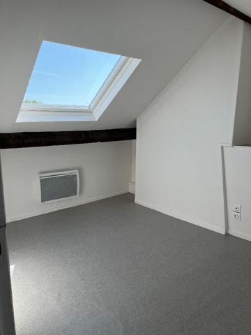 A LOUER APPARTEMENT PROCHE CENTRE VILLE DE ST QUENTIN 02100