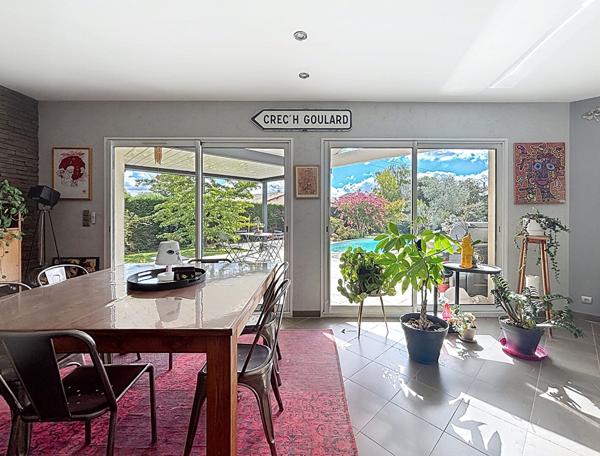 Maison 5 pièces en parfait état, avec piscine et garage à Bressols