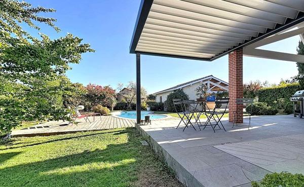 Maison 5 pièces en parfait état, avec piscine et garage à Bressols