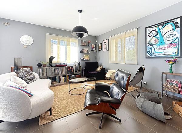 Maison 5 pièces en parfait état, avec piscine et garage à Bressols