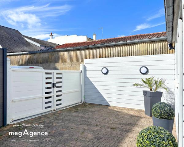 Maison à JULLOUVILLE, 50610 - 7 pièces 180m²