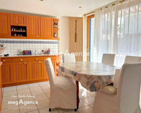 Maison à JULLOUVILLE, 50610 - 7 pièces 180m²