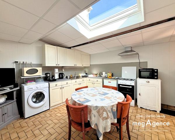 Maison à JULLOUVILLE, 50610 - 7 pièces 180m²