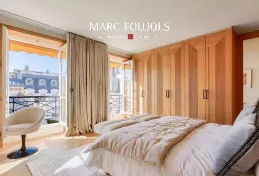 Paris VII Las Cases – appartement rénové de 62 m² avec vues dégagées sur jardins