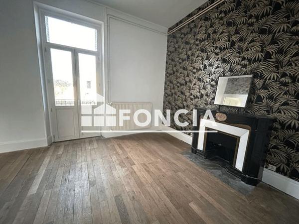 Location Appartement 5 pièces 112.1 m² - 21 RUE DES CELESTES Vienne 38200