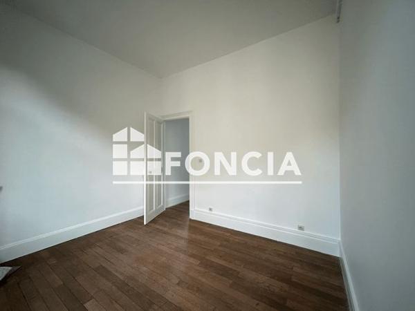 Location Appartement 5 pièces 112.1 m² - 21 RUE DES CELESTES Vienne 38200