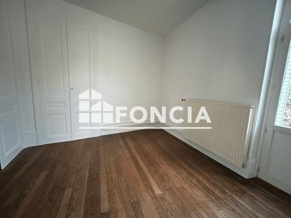 Location Appartement 5 pièces 112.1 m² - 21 RUE DES CELESTES Vienne 38200
