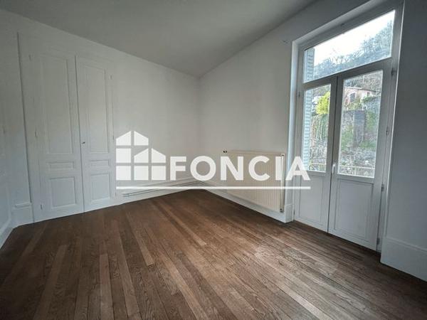 Location Appartement 5 pièces 112.1 m² - 21 RUE DES CELESTES Vienne 38200