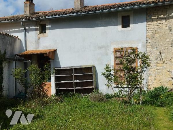MAISON  TROIS CHAMRES/JARDIN/GARAGE