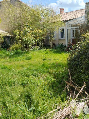 MAISON  TROIS CHAMRES/JARDIN/GARAGE