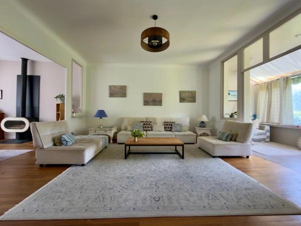SAUMUR CENTRE, Maison de ville style Art déco de 205m² avec garage sur jardin arboré clos de 600m²