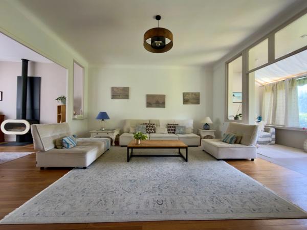 SAUMUR CENTRE, Maison de ville style Art déco de 205m² avec garage sur jardin arboré clos de 600m²