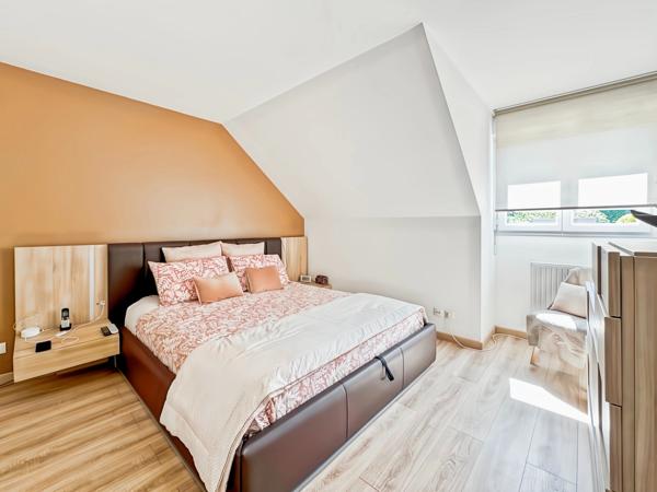 Maison familiale rénovée 4-5ch, au calme avec jardin paysager et sans vis-à-vis, 162 m², Bussy-Saint-Georges (Seine-et-Marne), proche Disney, à vendre
