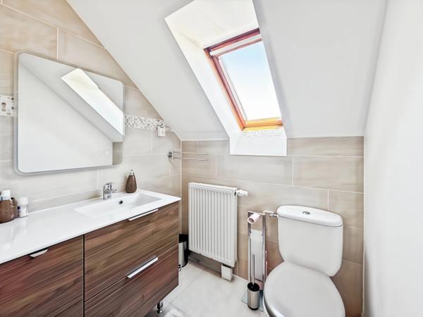 Maison familiale rénovée 4-5ch, au calme avec jardin paysager et sans vis-à-vis, 162 m², Bussy-Saint-Georges (Seine-et-Marne), proche Disney, à vendre