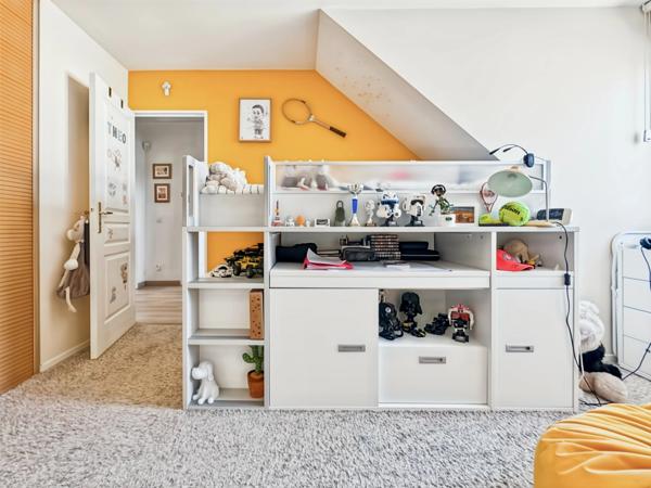 Maison familiale rénovée 4-5ch, au calme avec jardin paysager et sans vis-à-vis, 162 m², Bussy-Saint-Georges (Seine-et-Marne), proche Disney, à vendre
