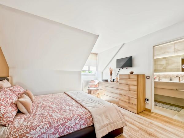 Maison familiale rénovée 4-5ch, au calme avec jardin paysager et sans vis-à-vis, 162 m², Bussy-Saint-Georges (Seine-et-Marne), proche Disney, à vendre