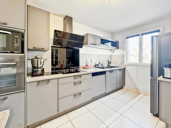 Maison familiale rénovée 4-5ch, au calme avec jardin paysager et sans vis-à-vis, 162 m², Bussy-Saint-Georges (Seine-et-Marne), proche Disney, à vendre