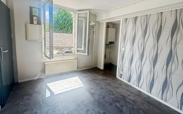 Appartement à vendre    2 pièces • 24,69 m2 Aubervilliers