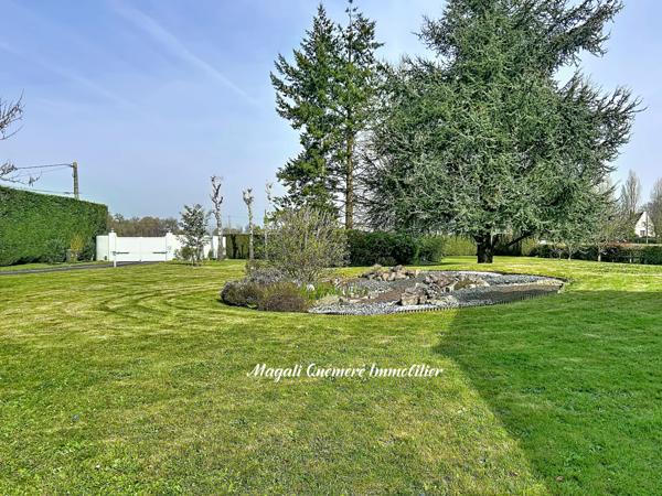 Montfort-sur-Meu (35160) Propriété d'exception aux portes de Montfort sur Meu : maison de 299 m² habitables, 6 chambres, spa, parc de 3