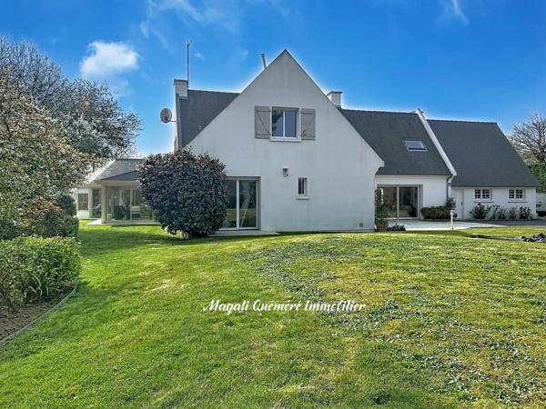 Montfort-sur-Meu (35160) Propriété d'exception aux portes de Montfort sur Meu : maison de 299 m² habitables, 6 chambres, spa, parc de 3