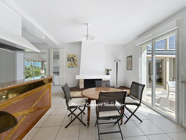 Montfort-sur-Meu (35160) Propriété d'exception aux portes de Montfort sur Meu : maison de 299 m² habitables, 6 chambres, spa, parc de 3