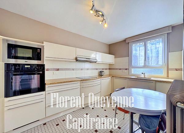 Maison familiale de 5 chambres avec sous-sol complet et jardin clos – Saint-Germain-la-Blanche-Herbe