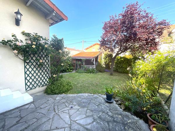 Houilles Quartier Poste à 10min gare / 5 ch / 2 SDB / Sous-sol / Garage/ Jardin