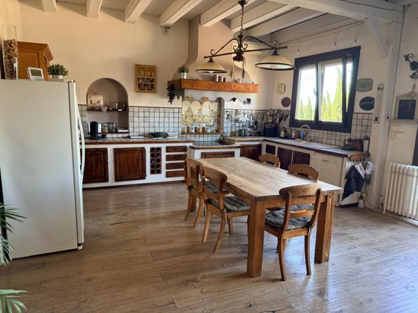 Maison à NARBONNE, 11100 - 7 pièces 300m²