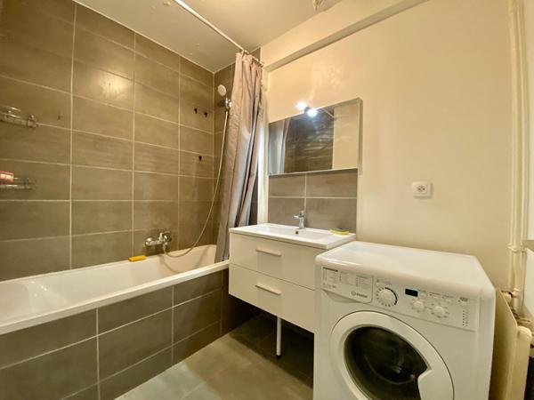 Appartement Fontenay Le Fleury 2 pièce(s) 57.70 m2