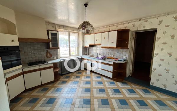 Maison à vendre    11 pièces •  Saint-Benoît-la-Chipotte