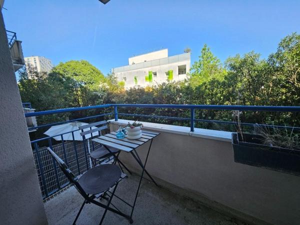 Appartement T3 balcon et parking au Chartrons