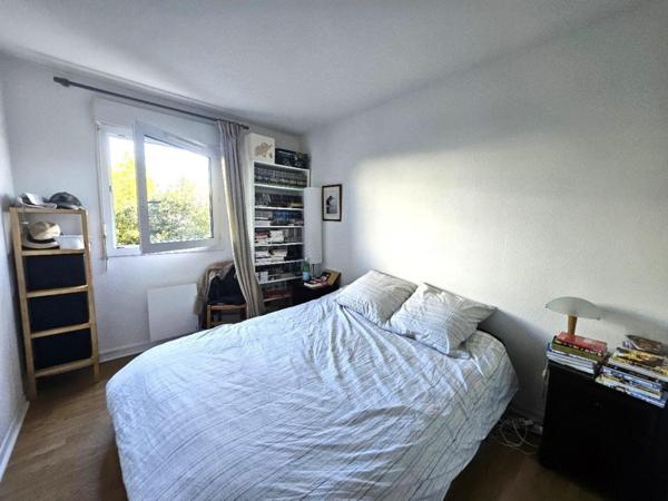 Appartement T3 balcon et parking au Chartrons