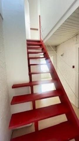 Appartement de 158 M² avec parking , chauffage au gaz , 2 sdb , à rénover , gros potentiel