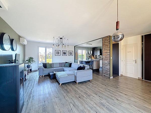 Charmante Maison à Villieu, 105m², 4 chambres, garage, piscine hors sol sur un terrain de 719m²