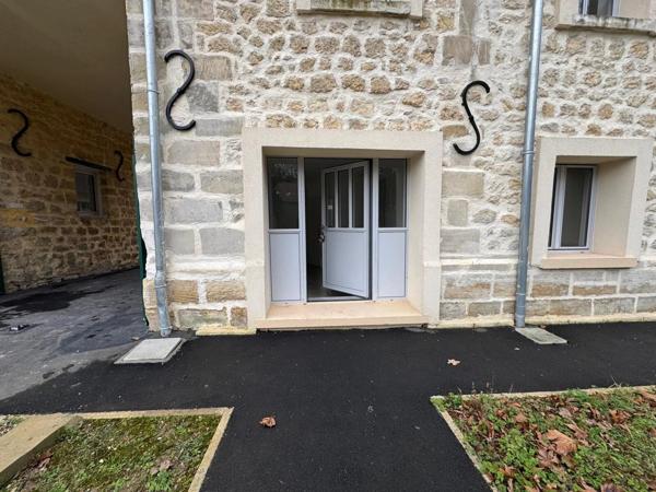 Location Local commercial 25 m2 à Belle-Église