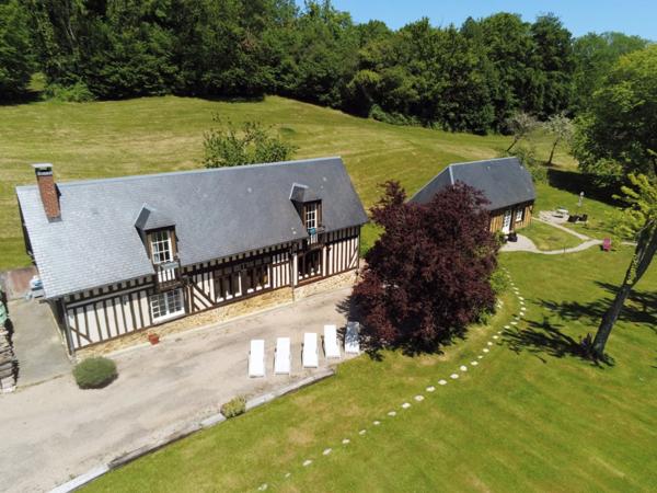 Propriété à vendre Maison et gîte en colombage proche de VIMOUTIERS (61)