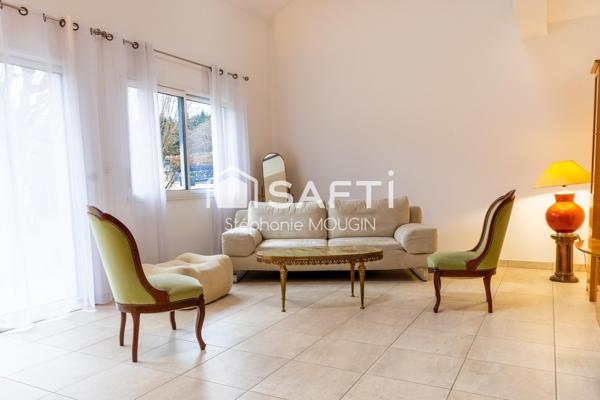 Maison contemporaine aux volumes exceptionnels – 304 m² habitables – gîte indépendant – DPE B – proche Valdahon