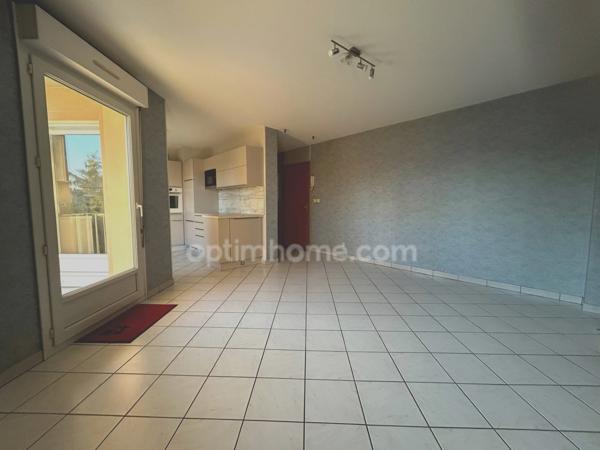 VILLAGE-NEUF, quartier résidentiel en impasse, joli appartement 2pièces de 51.60m², balcon, cave. Top emplacement!