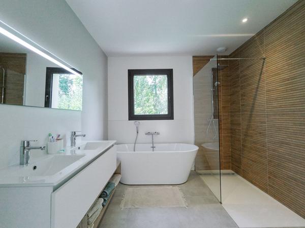 Maison contemporaine à vendre dans un quartier recherché de Murs Erigné avec prestations de qualités