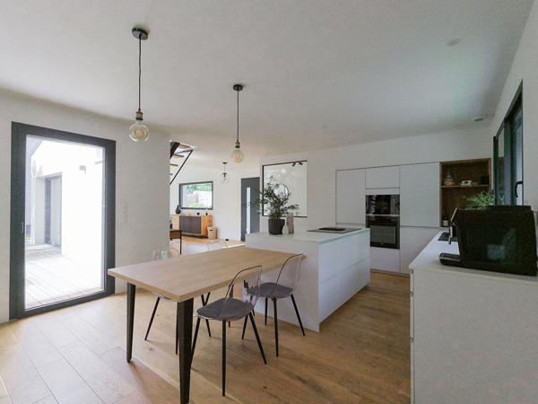 Maison contemporaine à vendre dans un quartier recherché de Murs Erigné avec prestations de qualités