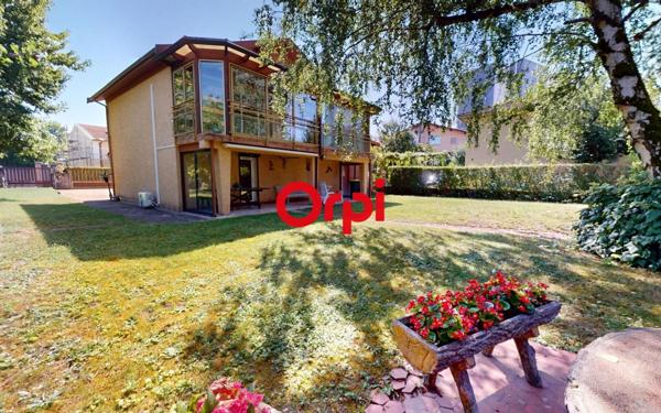 Maison à vendre    5 pièces • 107 m2 Vaulx-en-Velin