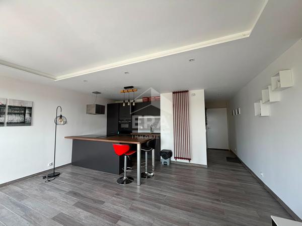 A LOUER - APPARTEMENT 2 PIECES MEUBLE, SECTEUR VAUGRENIER