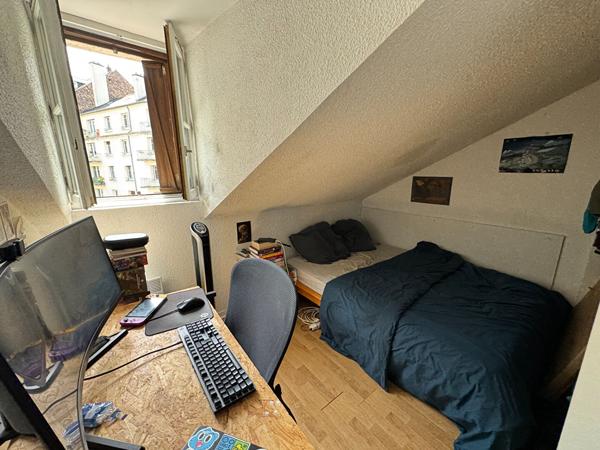 Appartement 2 pièces à vendre à Rennes - Quartier Thabor, dernier étage, bon état