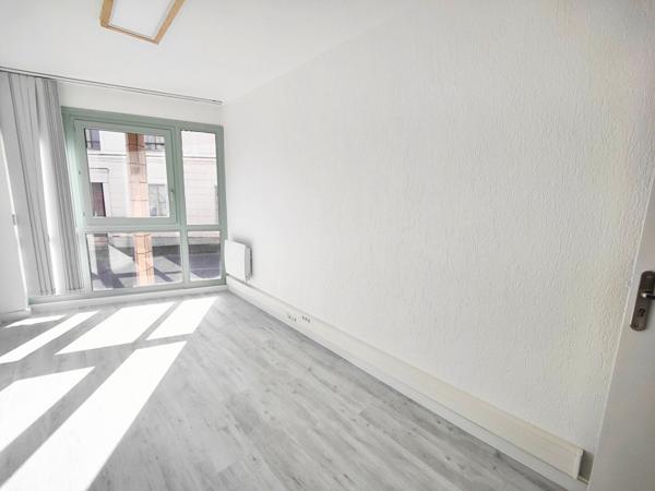 Local professionnel, activité de bureau 64.50m²