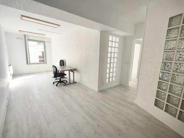 Local professionnel, activité de bureau 64.50m²