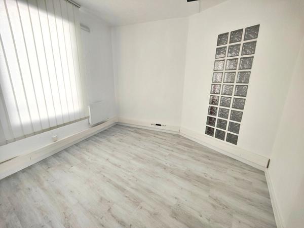 Local professionnel, activité de bureau 64.50m²