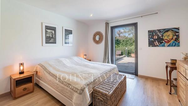 Tourrettes - villa contemporaine avec vue panoramique